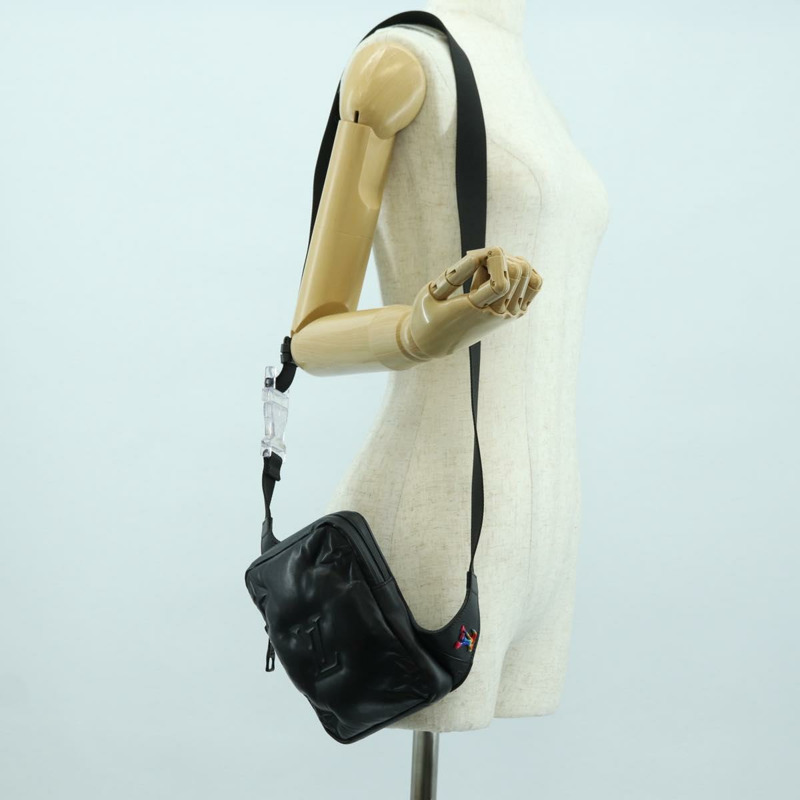 【日本直送】路易威登不對稱斜背包，羊皮材質，黑色，M68773，LV正品，YKZ1318SAM-23