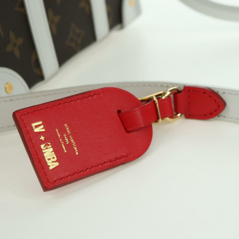 【日本直送】路易威登 Monogram NBA 軟行李箱手機盒包 白色 M80102 正品 175616SAM-15