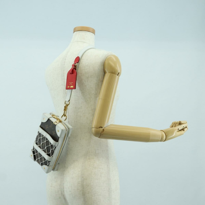 【日本直送】路易威登 Monogram NBA 軟行李箱手機盒包 白色 M80102 正品 175616SAM-26