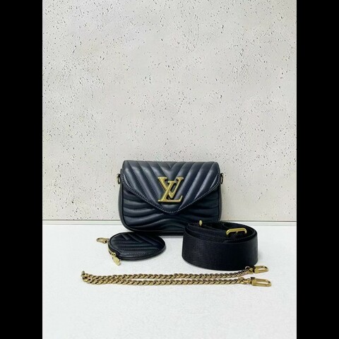 LV new wave
三合一寬肩带黑色屁股包