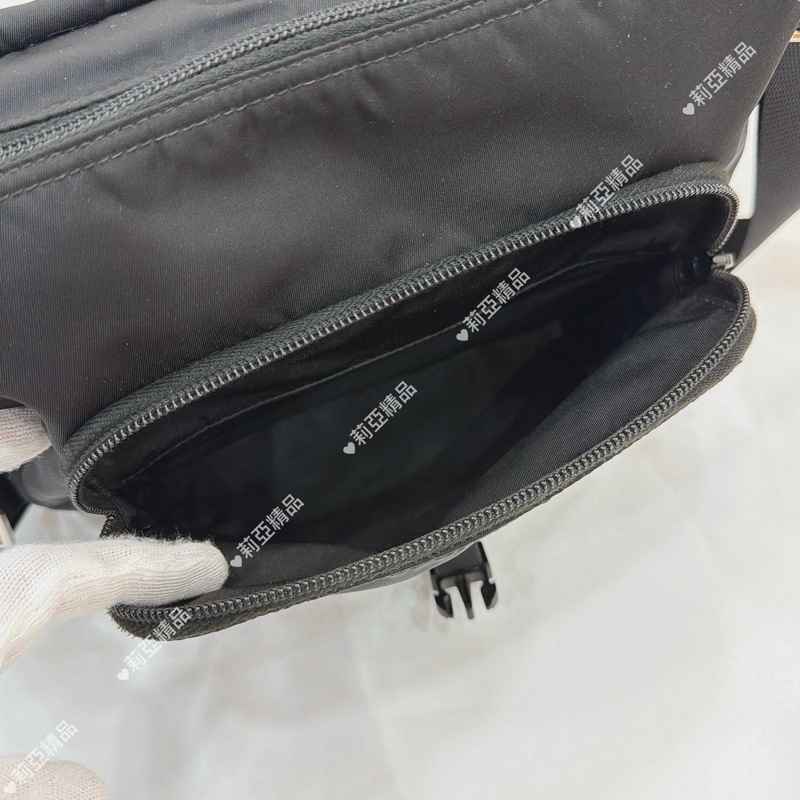 莉亞精品♡ PRADA 尼龍郵差包 二手-12