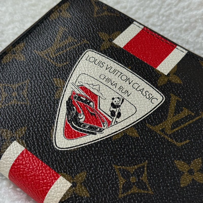 （閒置品）Lv限量賽車徽章商務長夾-2