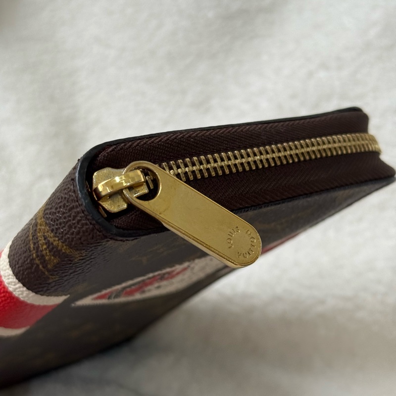 （閒置品）Lv限量賽車徽章商務長夾-3