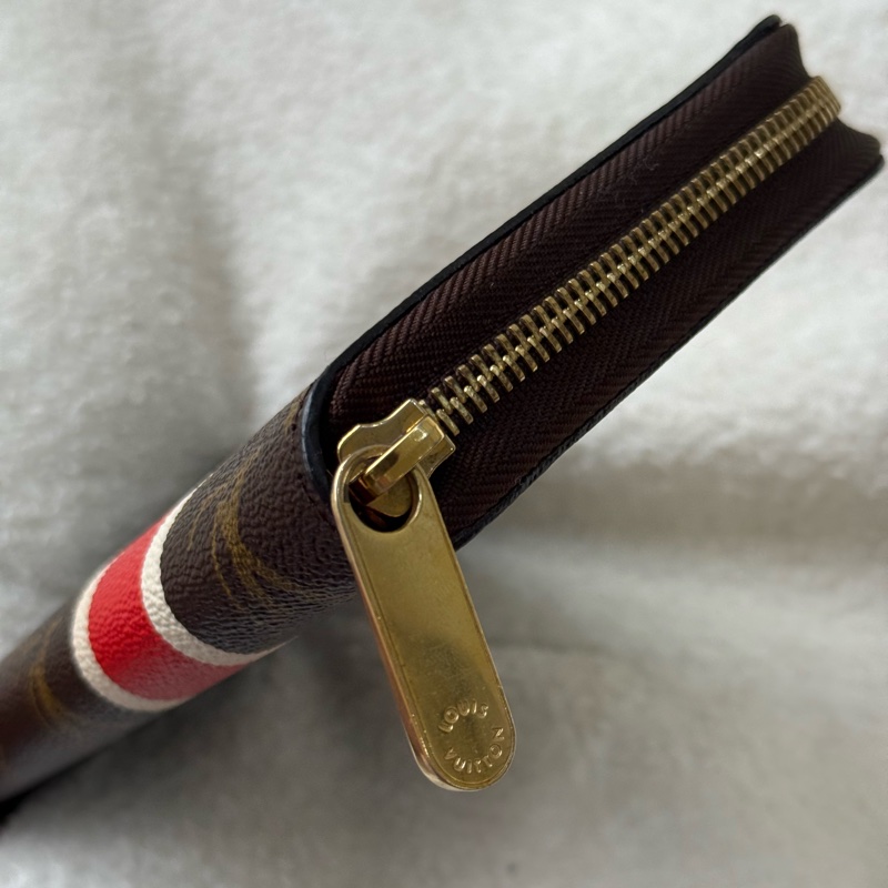 （閒置品）Lv限量賽車徽章商務長夾-4