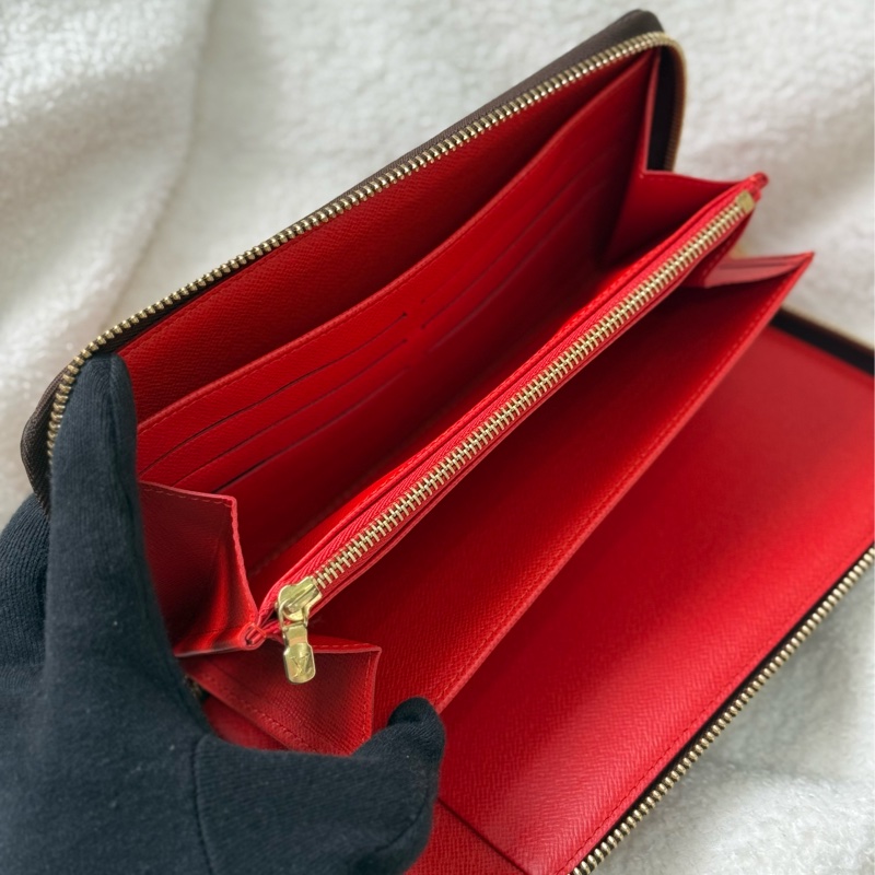 （閒置品）Lv限量賽車徽章商務長夾-9