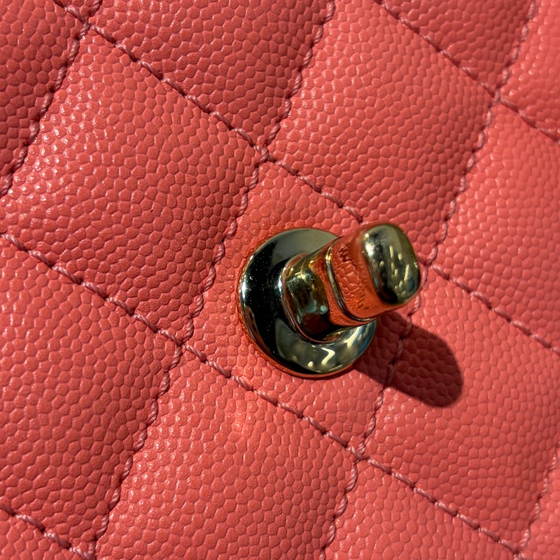 CHANEL粉荔枝牛皮淡金釦COCO-12