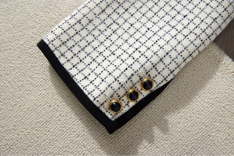 Miu Miu黑白格紋外套-5