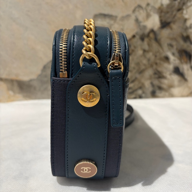 Chanel藍綠色金釦相機雙層斜背包-2