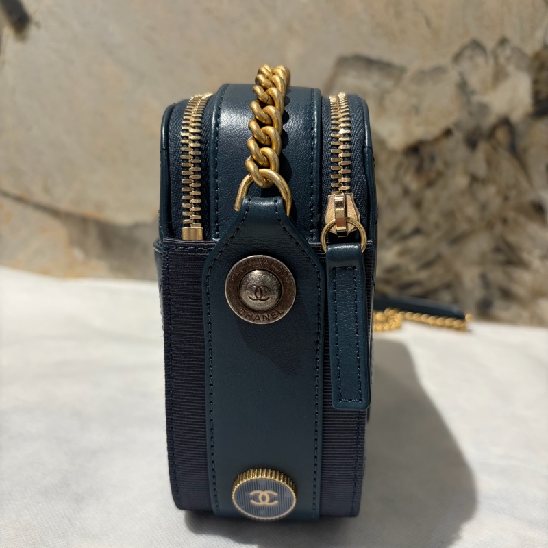 Chanel藍綠色金釦相機雙層斜背包-3