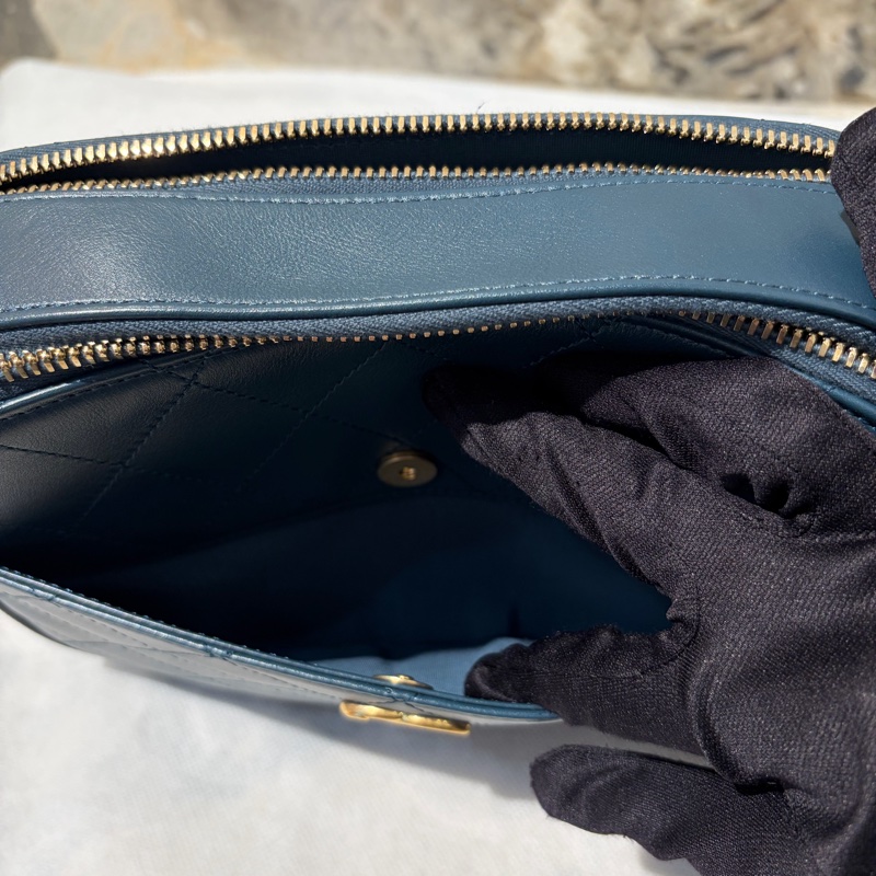 Chanel藍綠色金釦相機雙層斜背包-7