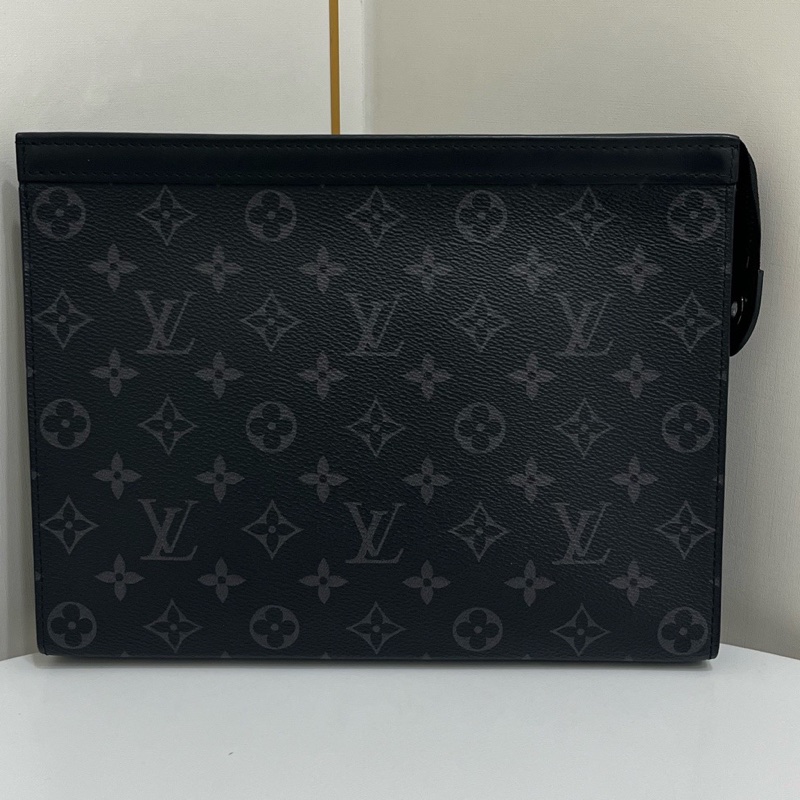 99新 Louis Vuitton路易斯威登 黑花手拿包 洗漱包  尺寸；27*20*6-0