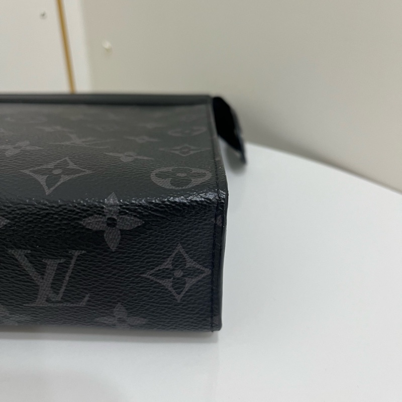 99新 Louis Vuitton路易斯威登 黑花手拿包 洗漱包  尺寸；27*20*6-5