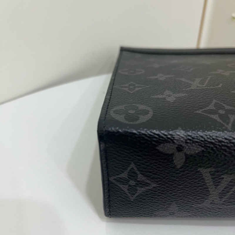 99新 Louis Vuitton路易斯威登 黑花手拿包 洗漱包  尺寸；27*20*6-6