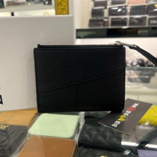 東區正精品㊣LOEWE PUZZLE C510W73X16 全新黑色荔枝牛皮拼接全皮對開銀釦拉鍊釦子短夾 RZ6400-9