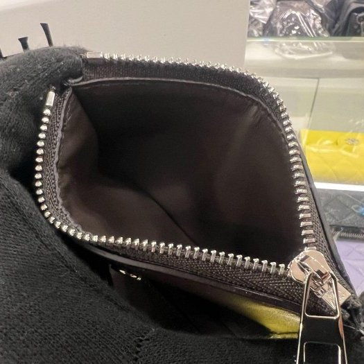 東區正精品㊣LOEWE PUZZLE C510W73X16 全新灰色荔枝牛皮拼接全皮對開銀釦拉鍊釦子短夾 RZ6401-6