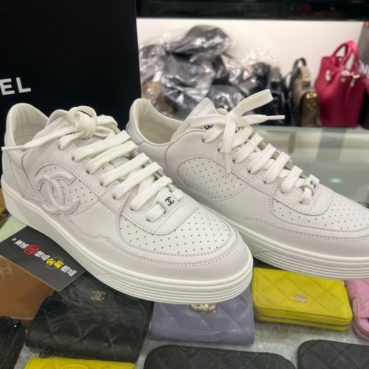 東區正精品㊣CHANEL G45079 全新香奈兒白色小牛皮黑色雙C休閒鞋運動鞋球鞋 38.5號 RZ6404-2