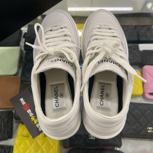 東區正精品㊣CHANEL G45079 全新香奈兒白色小牛皮黑色雙C休閒鞋運動鞋球鞋 38.5號 RZ6404-5