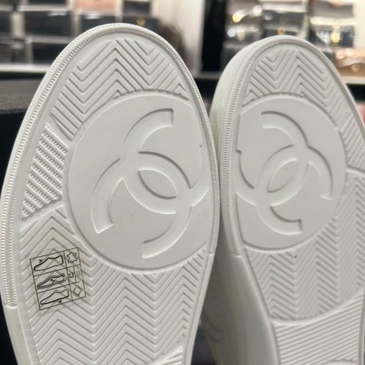 東區正精品㊣CHANEL G45079 全新香奈兒白色小牛皮黑色雙C休閒鞋運動鞋球鞋 38.5號 RZ6404-9