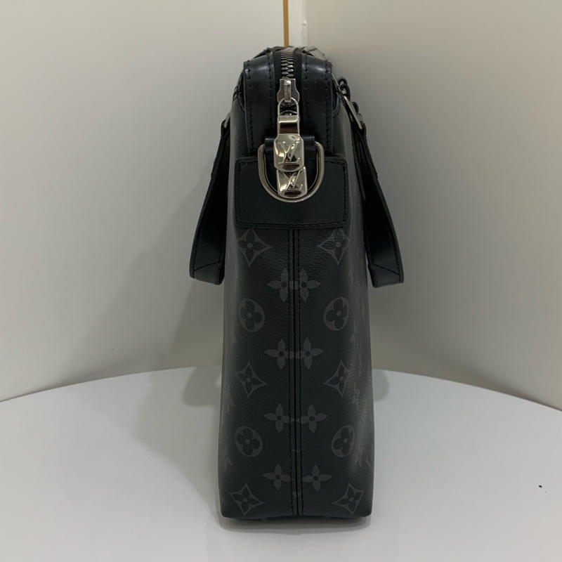Louis Vuitton路易威登 男士黑武士黑花公文包 25年芯片款 無肩帶  尺寸：38*29*9-2
