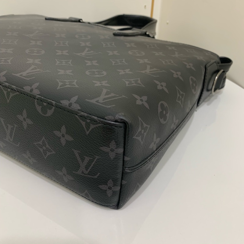 Louis Vuitton路易威登 男士黑武士黑花公文包 25年芯片款 無肩帶  尺寸：38*29*9-5