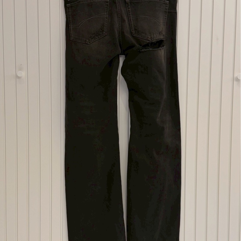 巴黎世家黑色水洗破壞牛仔褲-1