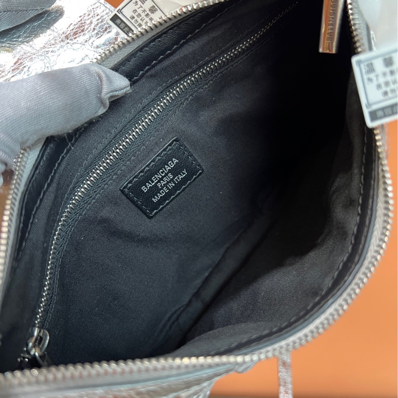 Balenciaga巴黎世家 Pamela 金屬質感細紋 斜挎/腋下/手提包 銀色 小號-7