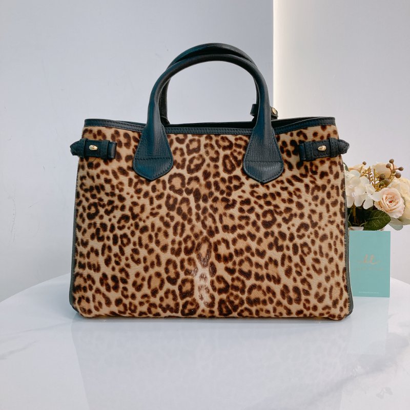 MS0695	Burberry 博柏利兩用包包 Banner Top Handle Shoulder Bag Calfskin Hair and Canvas Leopard-1