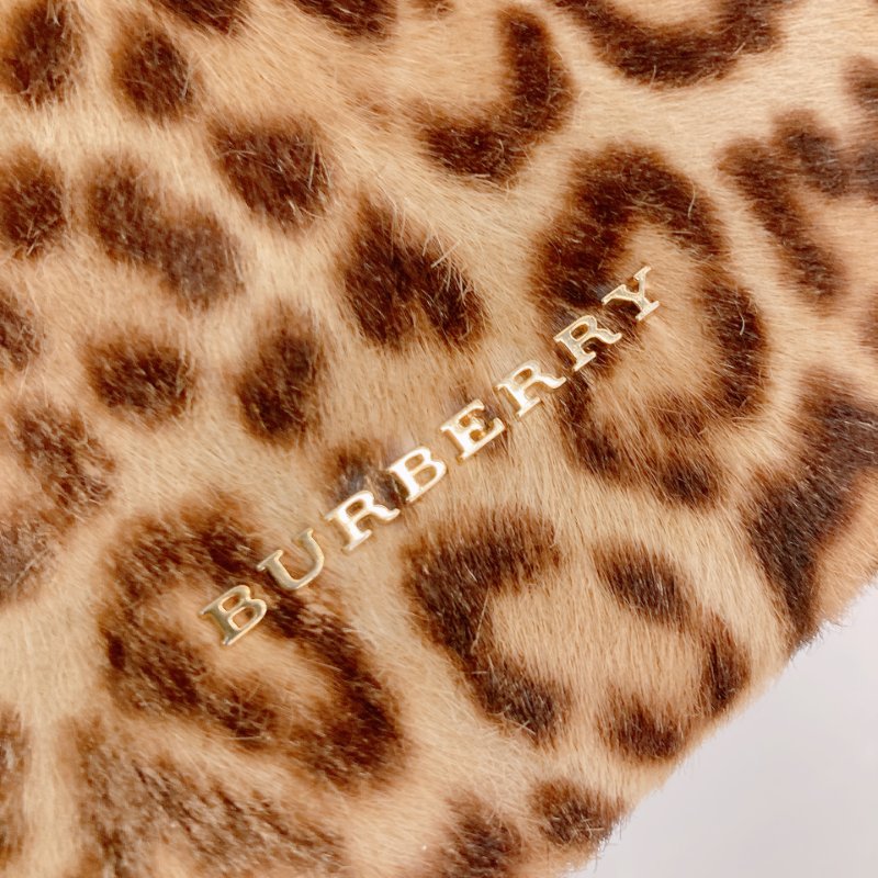 MS0695	Burberry 博柏利兩用包包 Banner Top Handle Shoulder Bag Calfskin Hair and Canvas Leopard-10