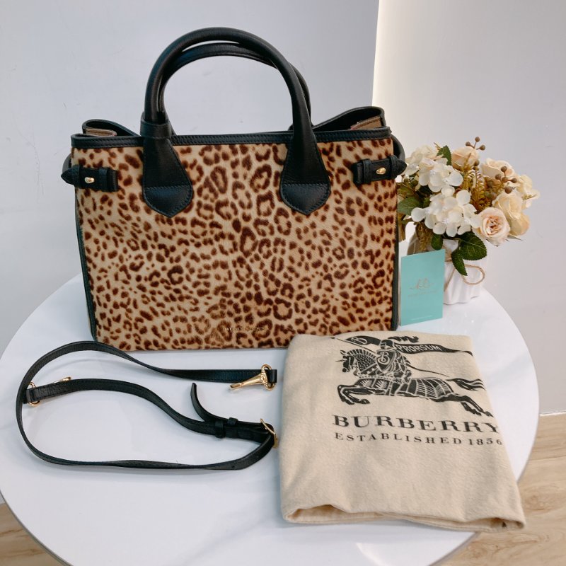 MS0695	Burberry 博柏利兩用包包 Banner Top Handle Shoulder Bag Calfskin Hair and Canvas Leopard-19