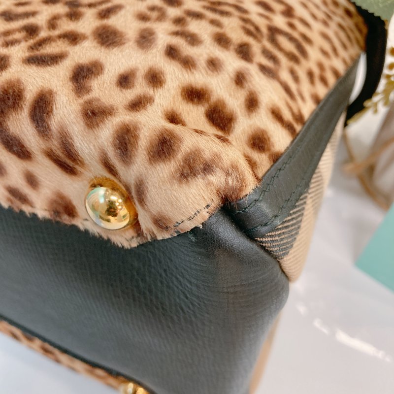 MS0695	Burberry 博柏利兩用包包 Banner Top Handle Shoulder Bag Calfskin Hair and Canvas Leopard-21