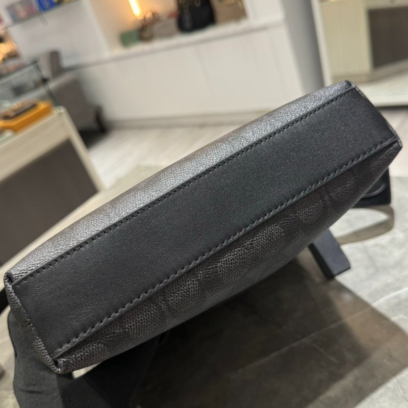 【全新品🔥】Coach經典滿版拼接皮革直立式斜背包-4