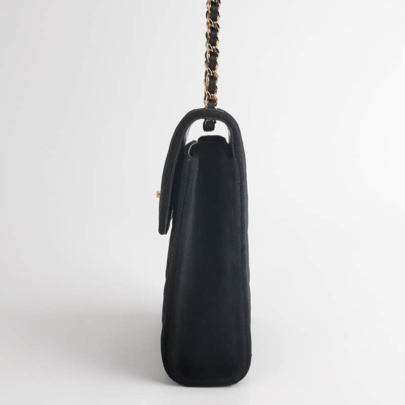 Chanel 絨布純色菱格絎縫雙C扣斜背包-2