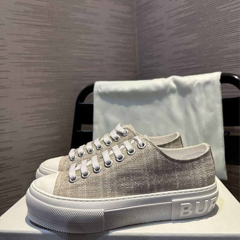 💎Han's house精品服飾💎burberry 格紋 立體字 帆布鞋 義大利製 現貨 37 ～39-6