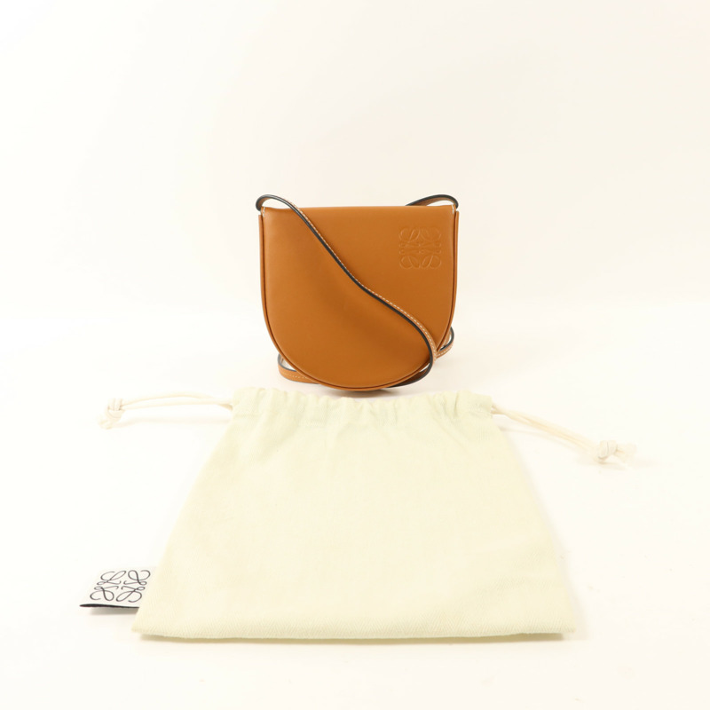 LOEWE 牛皮皮革Heel Pouch Small肩背袋-9