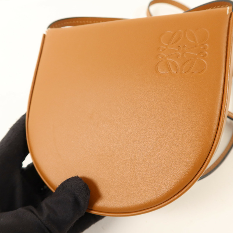 LOEWE 牛皮皮革Heel Pouch Small肩背袋-14