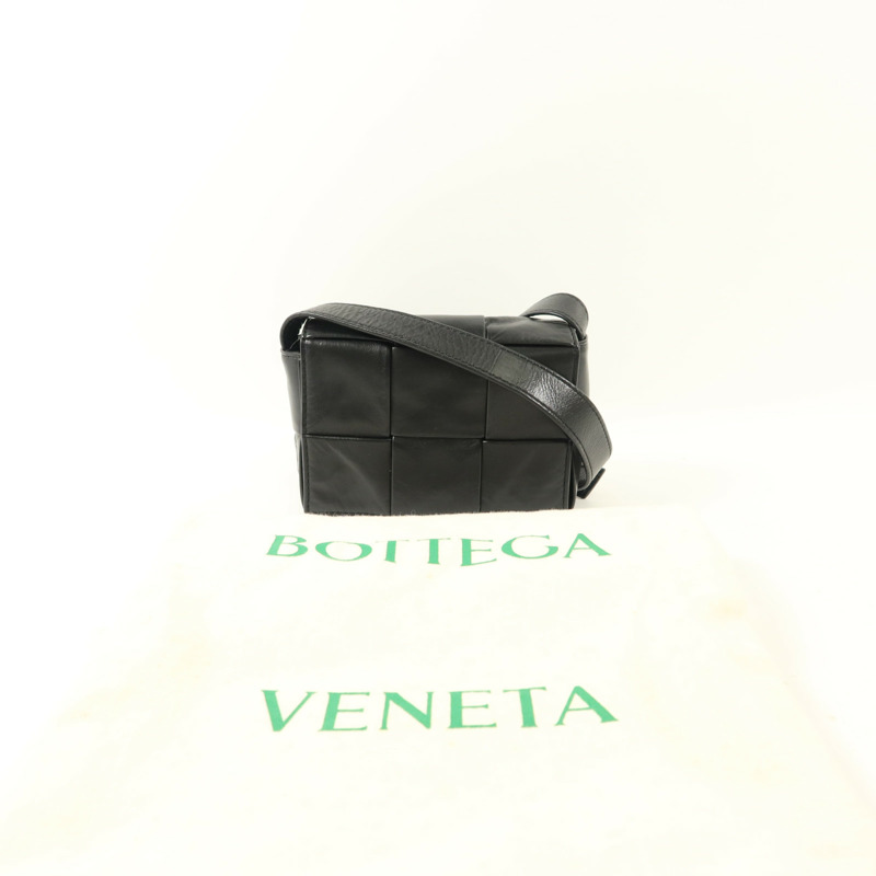 BOTTEGA VENETA 牛皮皮革Mini Cassette肩背袋-8