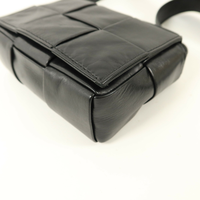 BOTTEGA VENETA 牛皮皮革Mini Cassette肩背袋-9