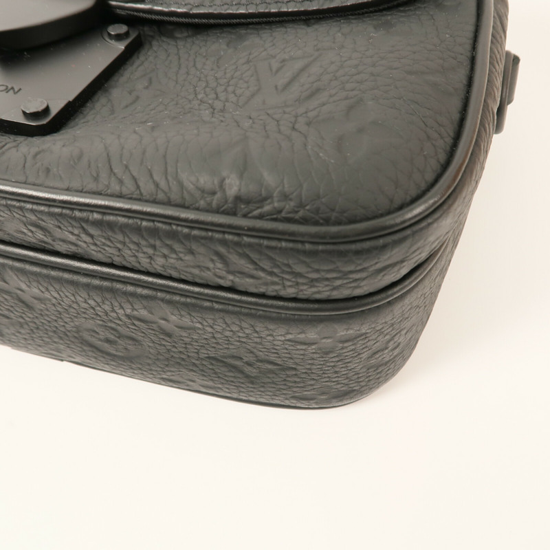 LOUIS VUITTON Monogram Taurillon S Lock肩背袋-10