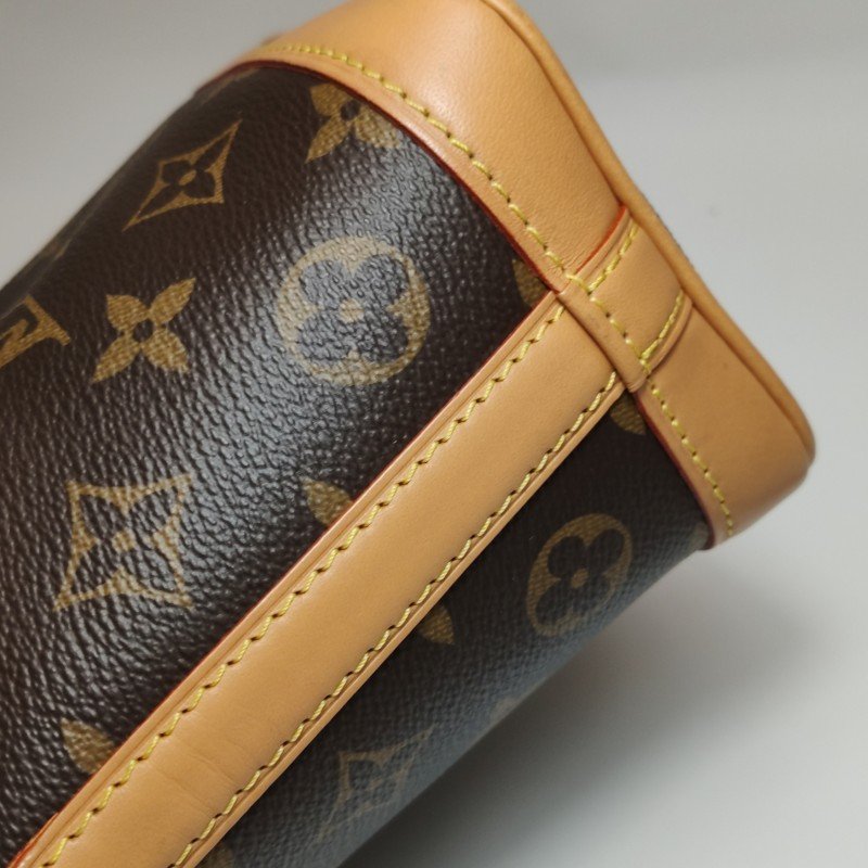 Louis Vuitton (LV) NOENano植鞣革Monogram印花抽繩斜挎包肩背包晶片款-20