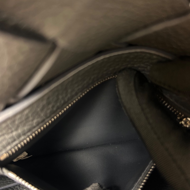 BV Diago 小號牛皮編織翻蓋磁扣式肩背包-23