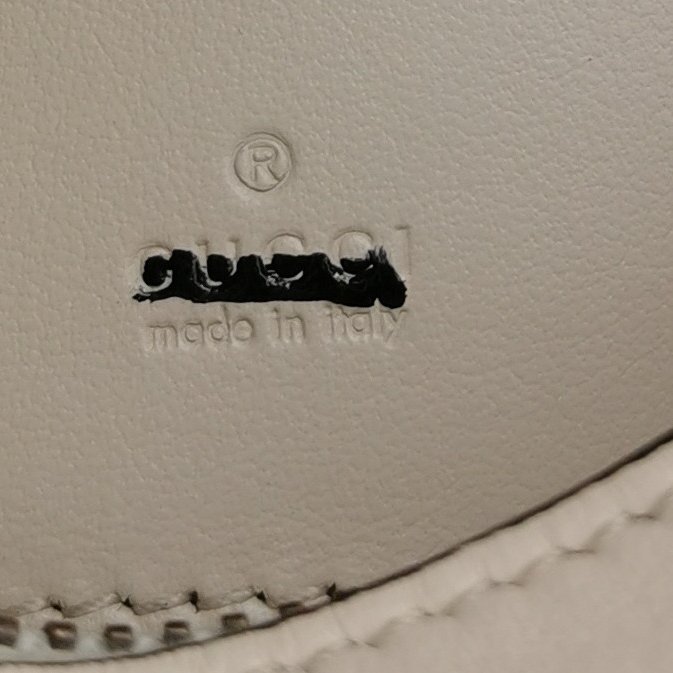 Gucci GG Marmont小號牛皮V紋絎縫雙G標誌斜背包單肩包-7