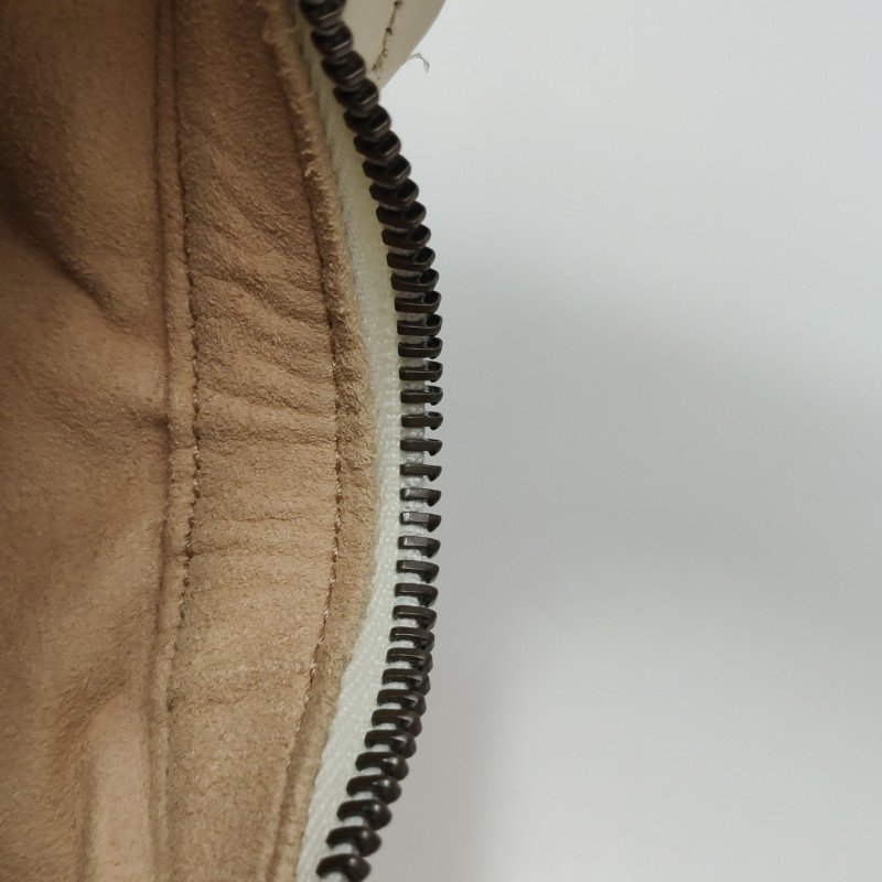 Gucci GG Marmont小號牛皮V紋絎縫雙G標誌斜背包單肩包-9