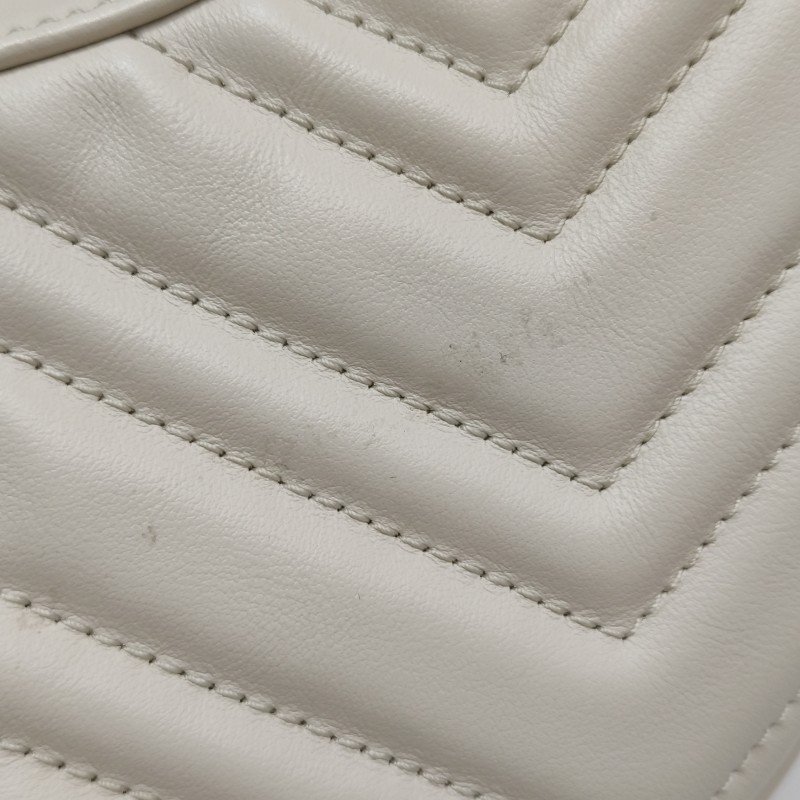 Gucci GG Marmont小號牛皮V紋絎縫雙G標誌斜背包單肩包-14