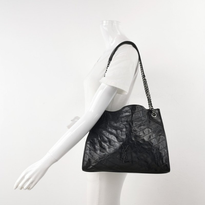 Saint Laurent Niki油蠟皮純色V紋絎縫YSL標誌單肩包-1