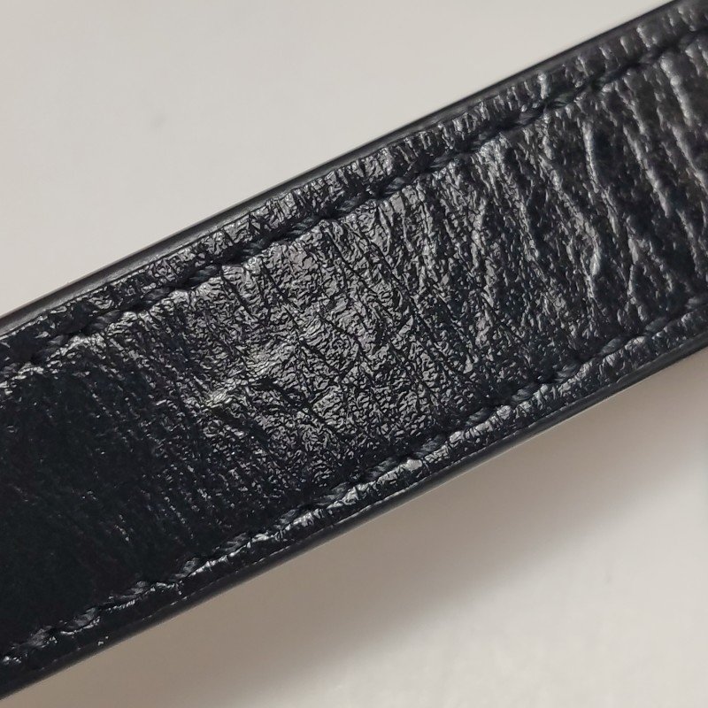 Saint Laurent Niki油蠟皮純色V紋絎縫YSL標誌單肩包-9