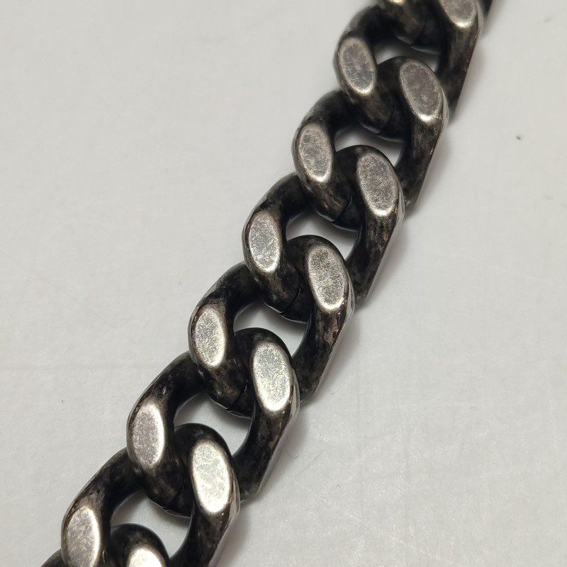 Saint Laurent Niki油蠟皮純色V紋絎縫YSL標誌單肩包-10