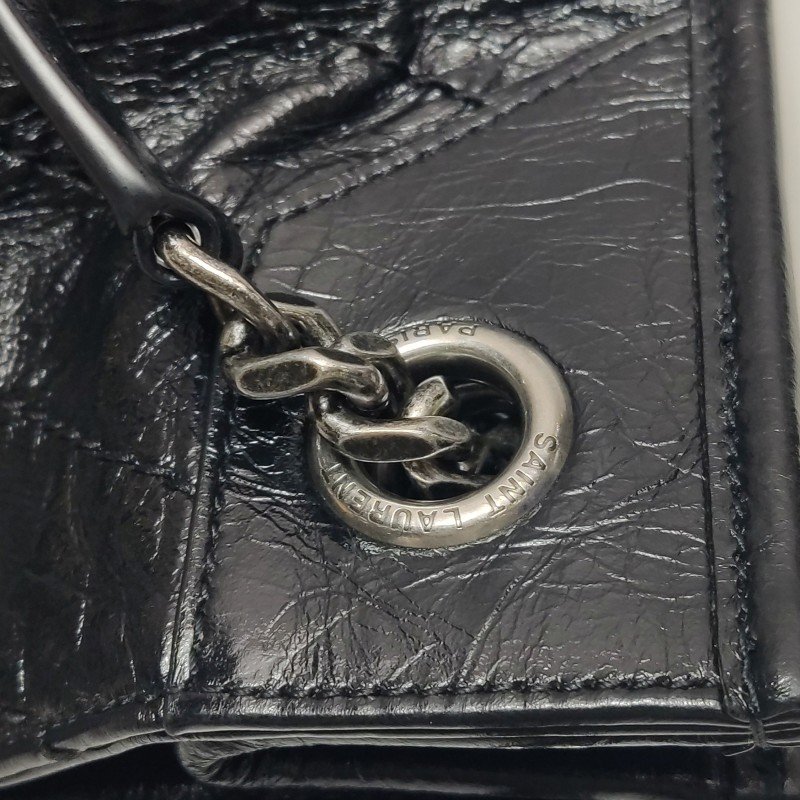 Saint Laurent Niki油蠟皮純色V紋絎縫YSL標誌單肩包-11