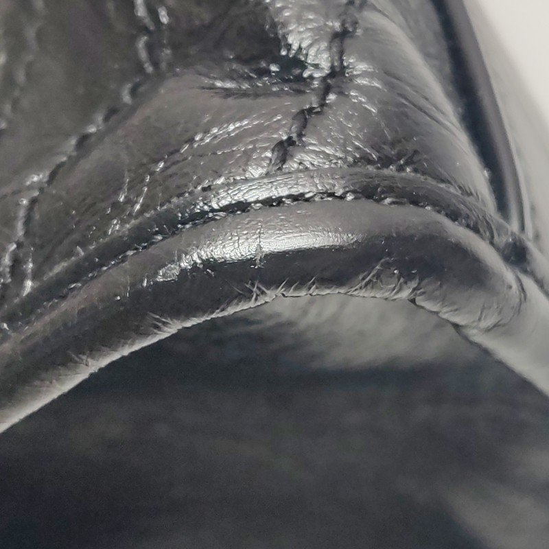 Saint Laurent Niki油蠟皮純色V紋絎縫YSL標誌單肩包-14