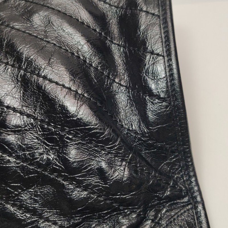 Saint Laurent Niki油蠟皮純色V紋絎縫YSL標誌單肩包-15