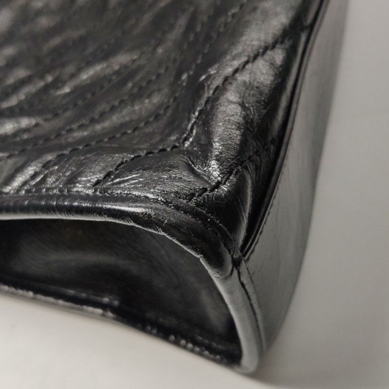 Saint Laurent Niki油蠟皮純色V紋絎縫YSL標誌單肩包-18